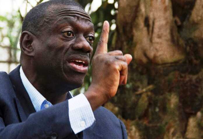 Opposition leader Dr Kizza Besigye has told off critics telling him to learn from Kasese Woman MP Winnie Kiiza and quit elective politics.