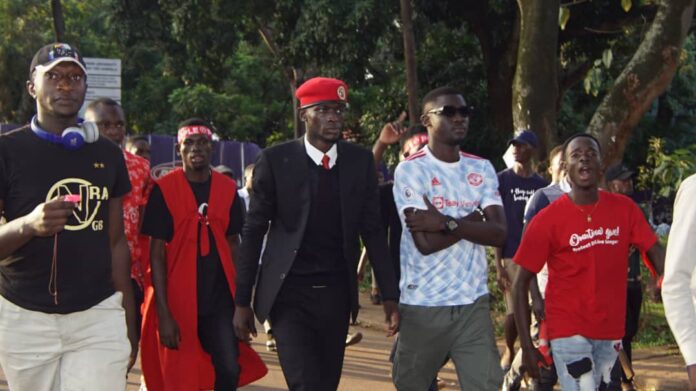 Chaos as Police Fire Tear gas, Live Bullets to Disperse Makerere Students at NUP Guild Assembly
