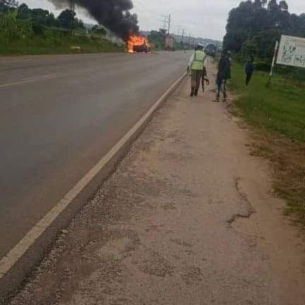 The territorial traffic police at Kayabwe has today, November 17, 2022, registered an incident of fire at a place called Jandira in Kayabwe Town Council in Mpigi District along Kampala-Masaka Highway.